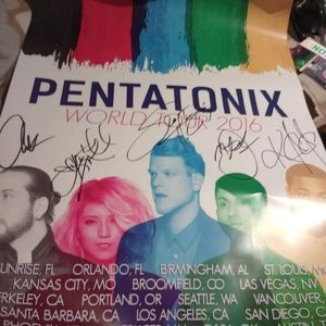 RARE VINTAGE EXCLUSIVE Pentatonix World Tour 2016 VIP Collectible Package